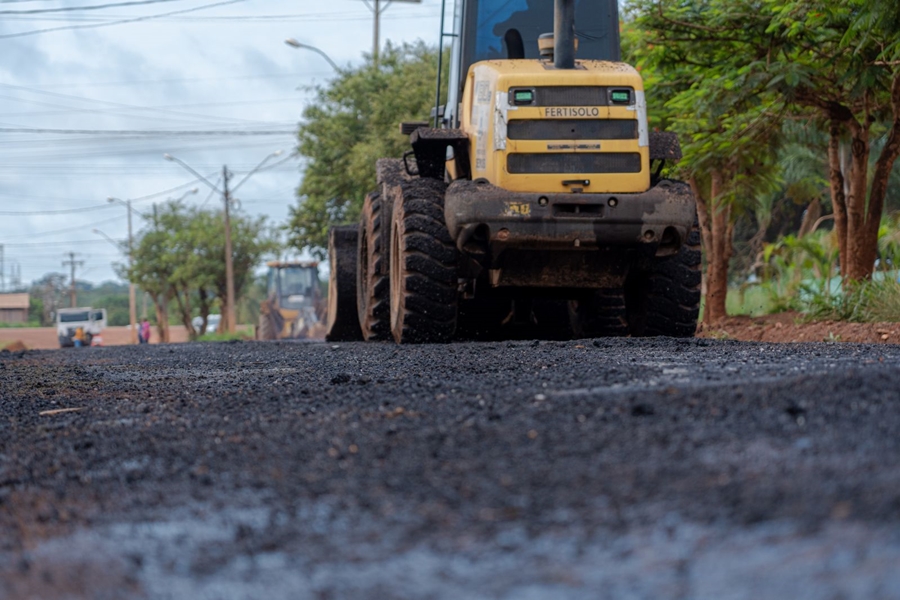 PAVIMENTAÇÃO: Bairro Pantanal recebe quase 3 quilômetros de asfalto