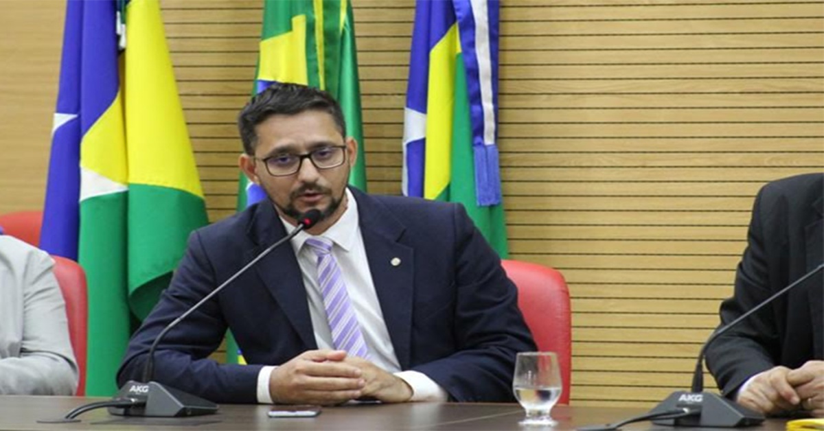 ANDERSON PEREIRA: Dep. cobra explicação sobre paralisação de obra no Hospital Regional de Guajará