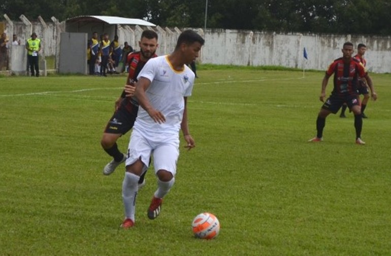 CAMPEONATO RONDONIENSE: Real Ariquemes acerta contratação do volante Batista para a final