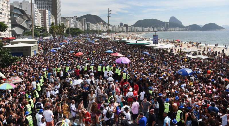 FOLIA: Carnaval é feriado? Saiba quais são os seus direitos