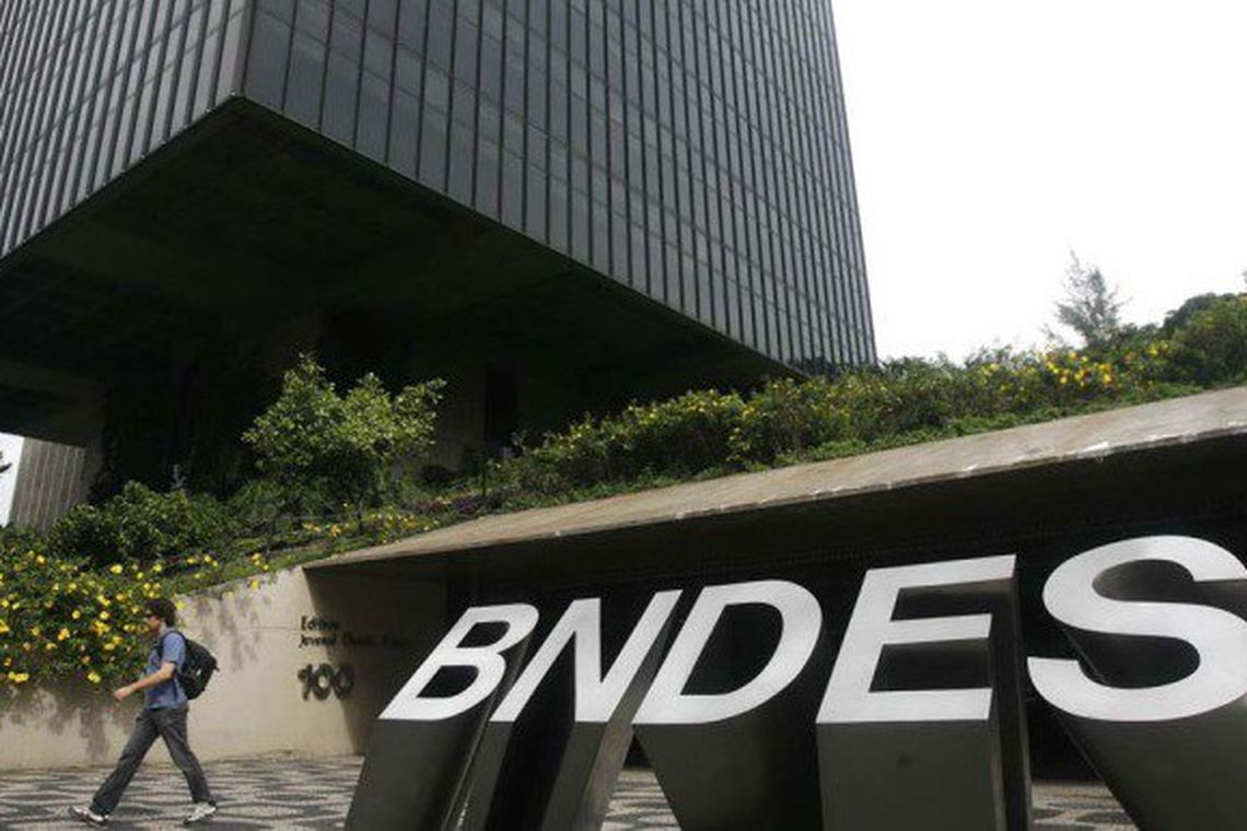 FINANCIADOS: BNDES divulga lista de 134 compradores de aviões da Embraer