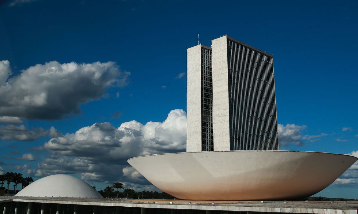 NACIONAL: Câmara dos Deputados divulga Concursos Públicos com 749 vagas