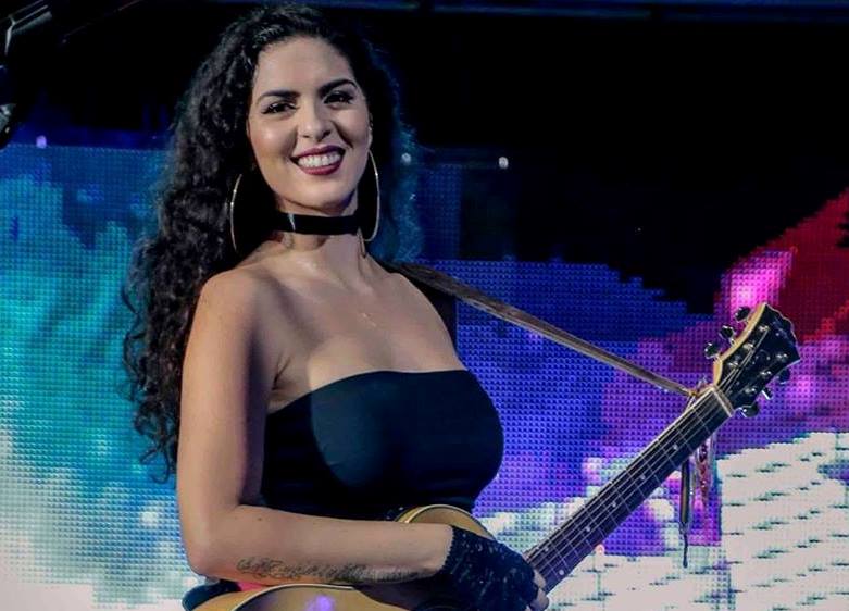 A cantora Ana Lu, de Roraima, é a estrela do Canta Mulher nesta segunda