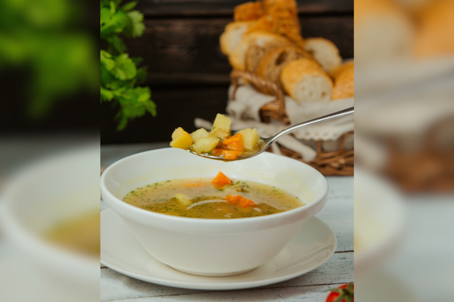 RECEITA DA VOVÓ: Canja de galinha tem alto poder para curar a gripe e acabar com a coriza