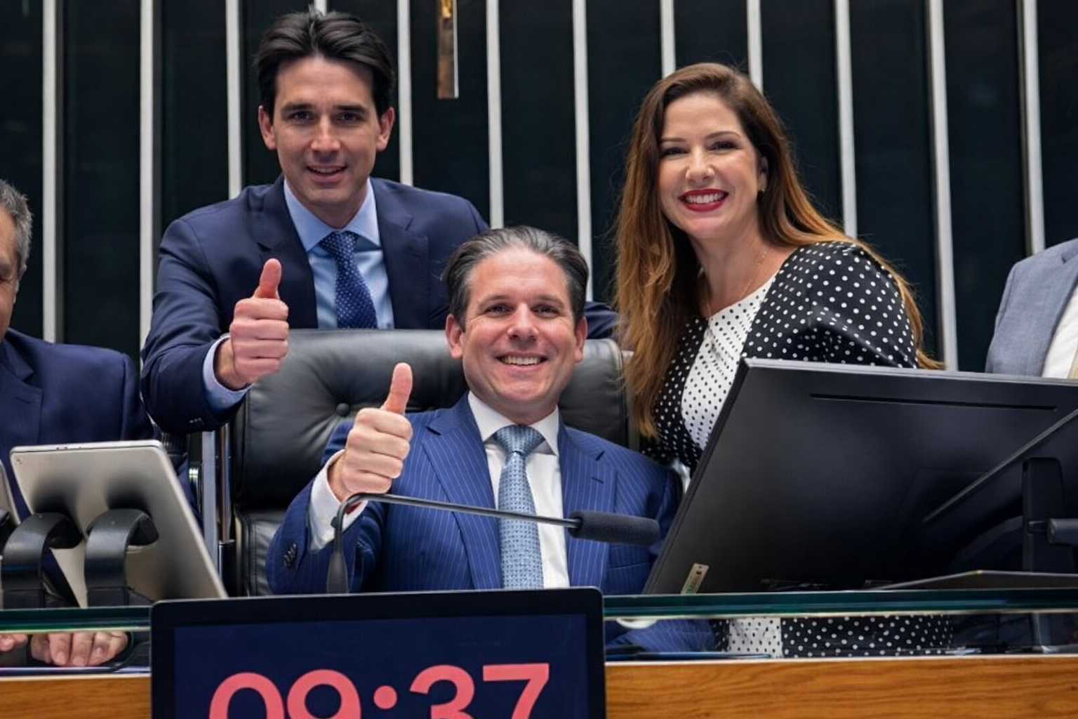 CRISTIANE LOPES : Deputada lidera avanço do PL dos Voos e conquista apoio do ministro 