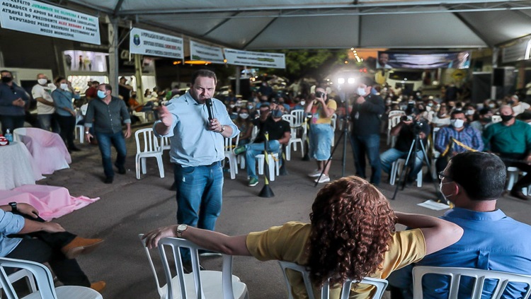 ALEX REDANO: Presidente participa do lançamento do Tchau Poeira em Santa Luzia D'Oeste