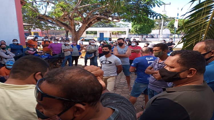 GUAJARÁ-MIRIM: Servidores da saúde protestam contra ´pacote´ de maldades da prefeitura