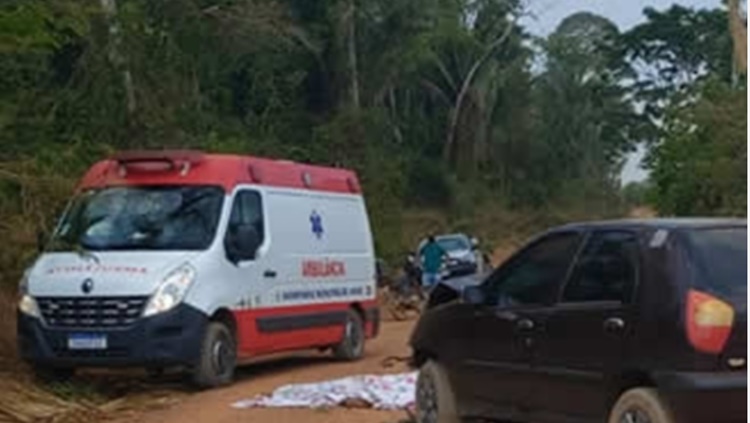 FATAL: Colisão frontal entre carro e moto deixa dois mortos em zona rural