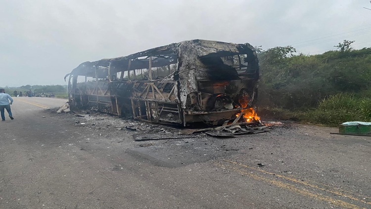 BR-364: Superaquecimento em celular provocou incêndio em ônibus