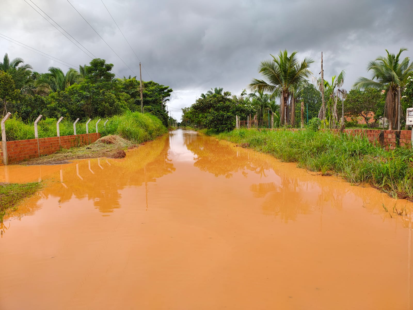 SETOR CHACAREIRO: SEMOB promete enviar equipe para resolver alagamentos no Jardim Santana 