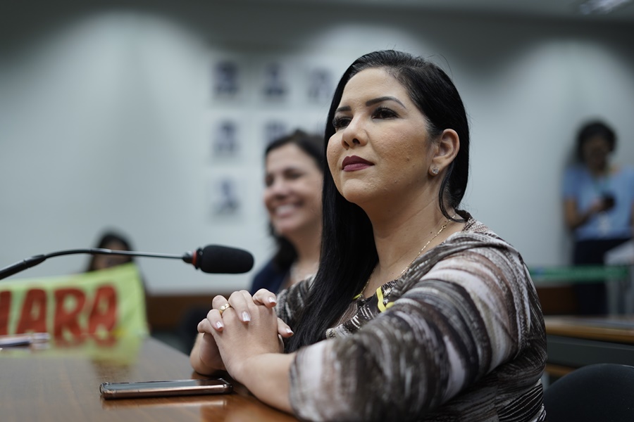 CRISTIANE LOPES: Deputada Federal protocola ofício ao STF em favor da Enfermagem