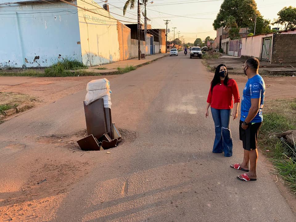 VEREADORA: Cristiane Lopes cobra solução para Bueiro aberto no Bairro Caladinho