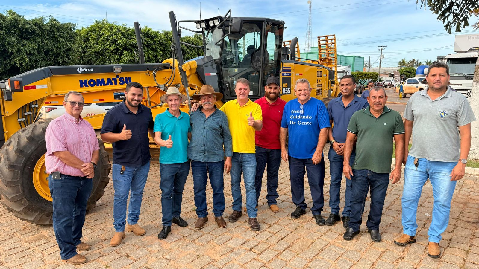 JAIME BAGATTOLI: Senador entrega motoniveladora para recuperação de vicinais em Chupinguaia