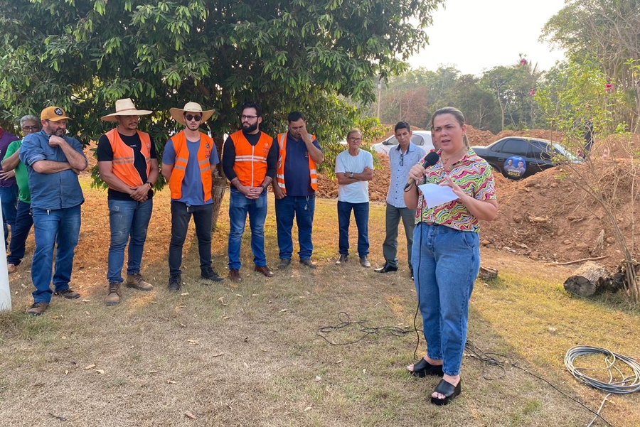 OBRAS NA RO-135: Deputada Cláudia de Jesus reforça urgência de pavimentação e melhorias