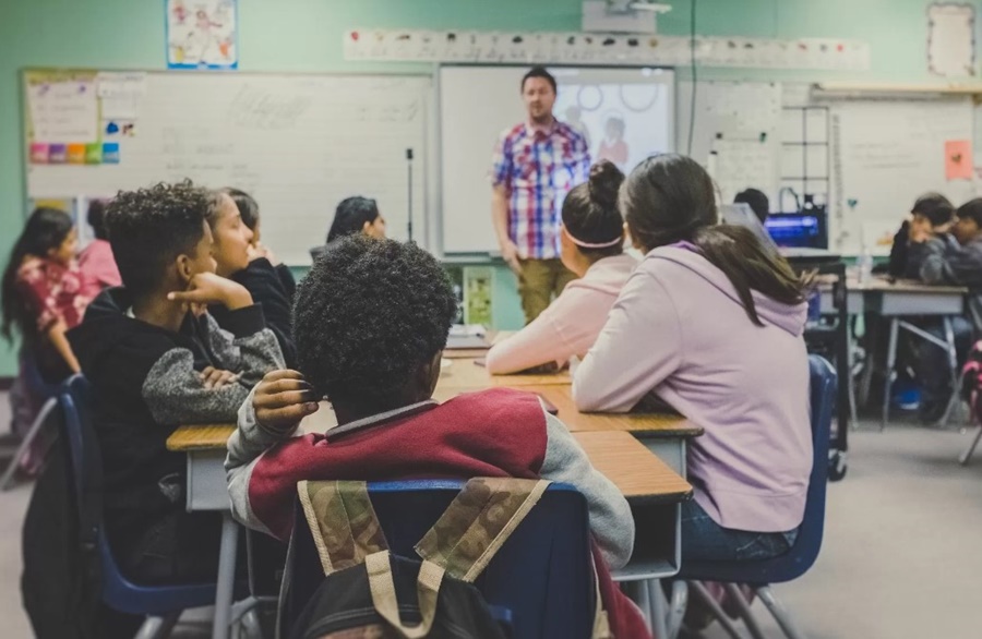 DIA DA ÁGUA: Mais saneamento básico significa mais escolaridade 