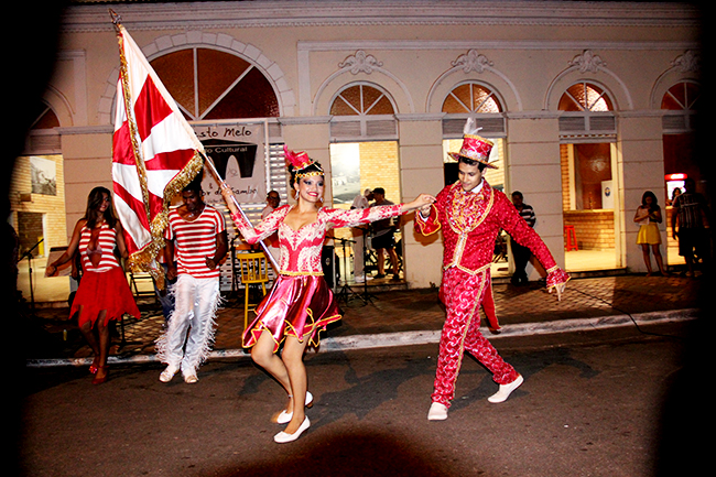 Diplomatas comemora a chegada da terceira idade com festa