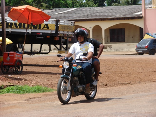 Semtram realiza operação para impedir transporte ilegal de mototáxi