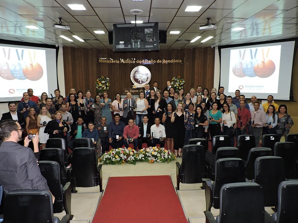 HOMENAGEM: MP inicia Semana do Servidor com entrega Medalha de Bons Serviços