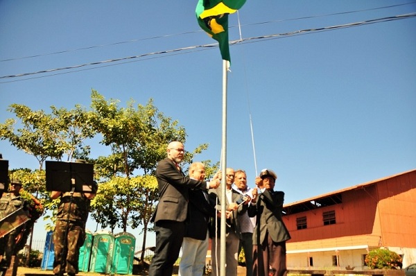 PORTO VELHO: Aleks Palitot participa de comemoração dos 87 anos de nacionalização da EFMM