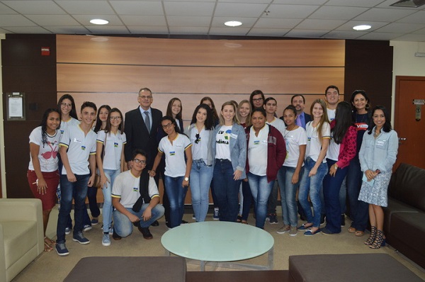 APRENDIZADO: Ameron apresenta estruturas do Judiciário aos estudantes da rede pública