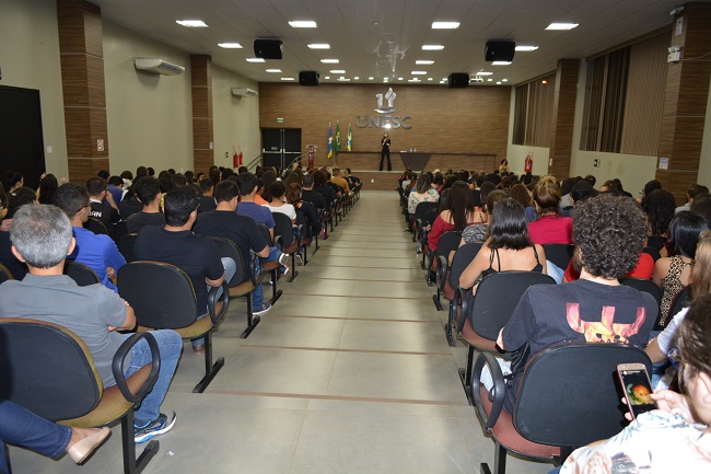 EM CACOAL: Tema 'feminicídio' é abordado em palestra promovida pela Unesc