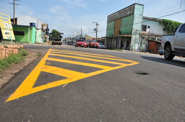 TRÂNSITO: Sinalização da rua Joaquim Nabuco é refeita pela Prefeitura