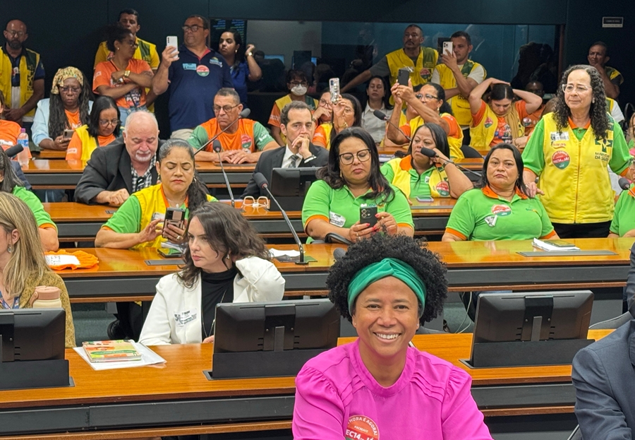 SILVIA CRISTINA: Deputada manifesta apoio à PEC 14, que valoriza agentes comunitários de saúde