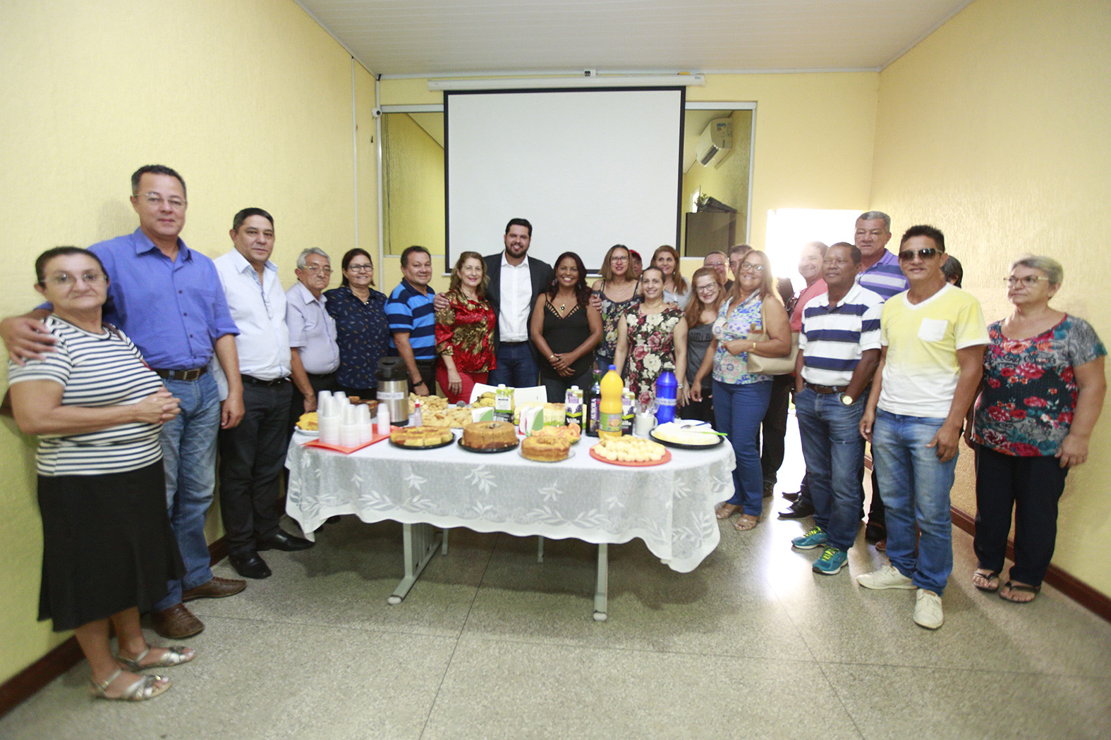 Deputado Jean Oliveira é homenageado pelo Sindler