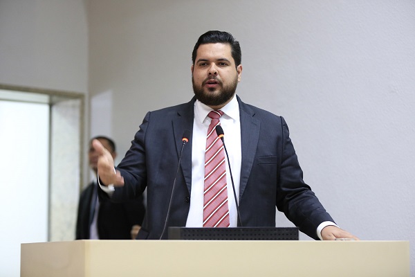 Deputado Jean de Oliveira pede mais segurança para Idaron de Monte Negro