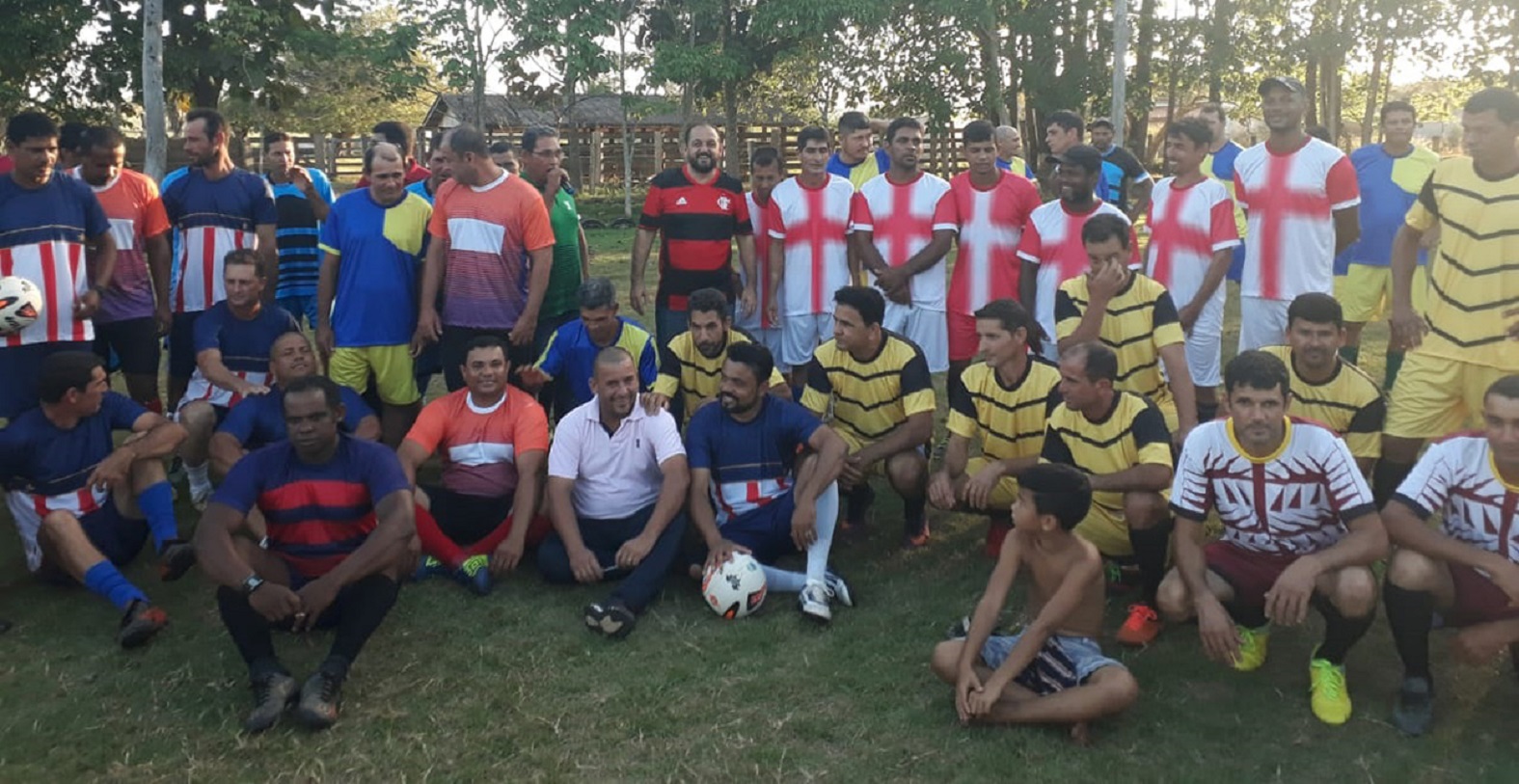 ESPORTE: Laerte Gomes prestigia campeonato de futebol em Nova União