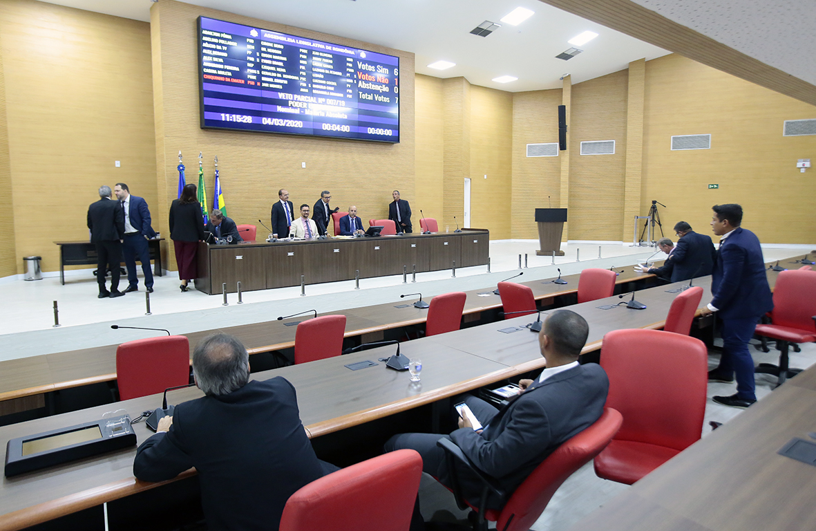 DECISÃO: Deputados aprovam recomposição salarial dos servidores do Tribunal de Justiça