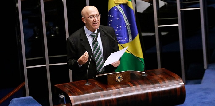 PRONUNCIAMENTO: Confúcio Moura defende posicionamento do Senado em relação a educação