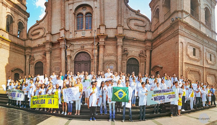 EXAME: Em missão oficial na Bolívia, Jaqueline Cassol debate Revalida