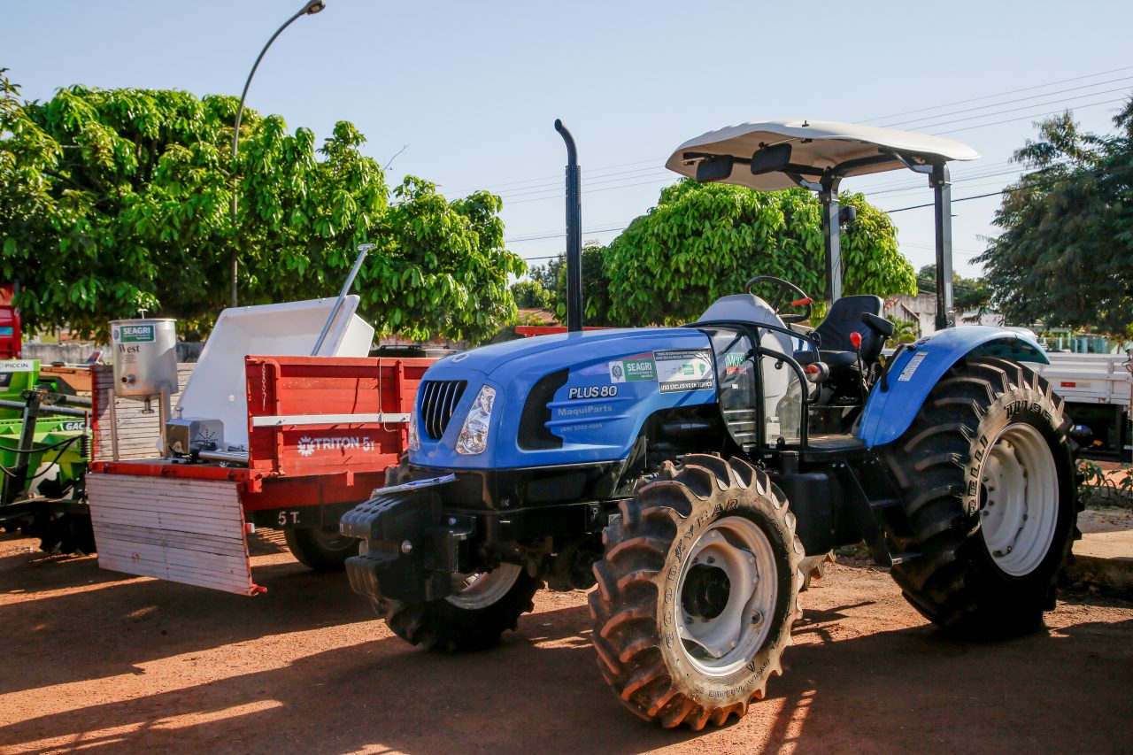 GUAJARÁ-MIRIM: Maquinários entregues irão impulsionar as atividades da agricultura familiar 