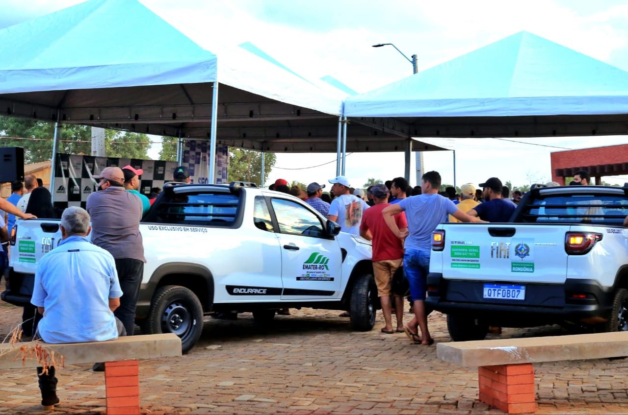 ESCRITÓRIOS DA EMATER: Governo entrega veículos para reforçar assistência e extensão rural de distritos 