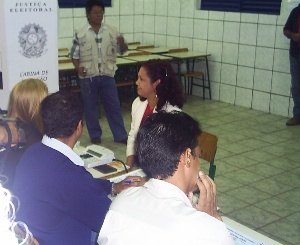 Fátima Cleide vota e acredita em 2º Turno