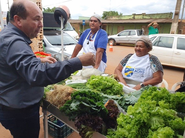 CAPITAL: Vereador Edwilson Negreiros participa de inauguração de feira noturna na zona Leste