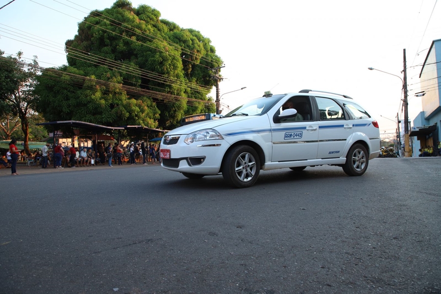 CHAMAMENTO: Prefeitura convoca taxistas com concessão nos distritos para regularização