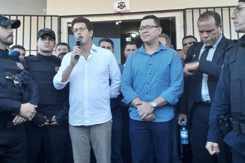 EM CUJUBIM: Geraldo da Rondônia cobra do Governo posição sobre a queima de maquinários