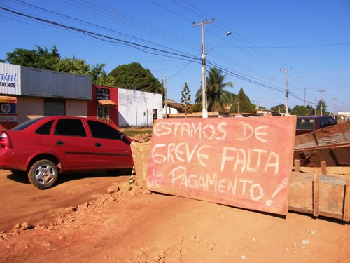 Paralisação de obras no bairro Jardim das Mangueiras não é de conhecimento da prefeitura - Confira Vídeo