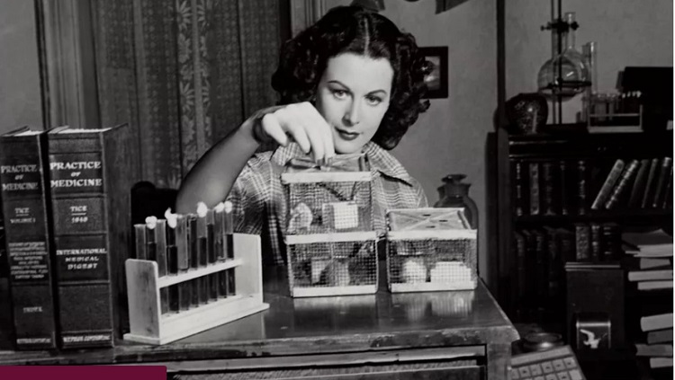  HEDY LAMARR:  Atriz e inventora, ela criou a base da tecnologia para aparelhos de comunicação sem fio