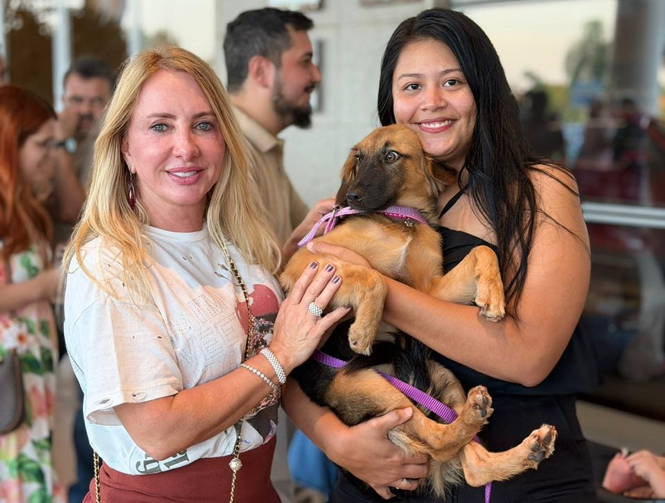 IEDA CHAVES: Deputada participa de feira de adoção de animais que garante 97 lares em PVH