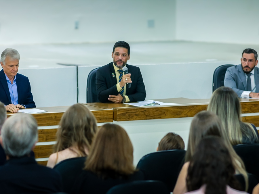 DELEGADO CAMARGO: Deputado homenageia cidadãos que contribuíram para o sociedade rondoniense