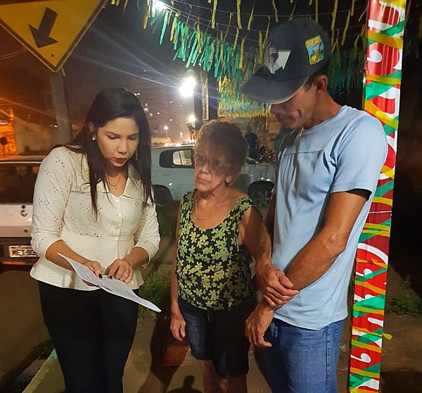 SEGURANÇA: Avenida Farqhuar, Estrada do Belmot, é iluminada após pedido de vereadora