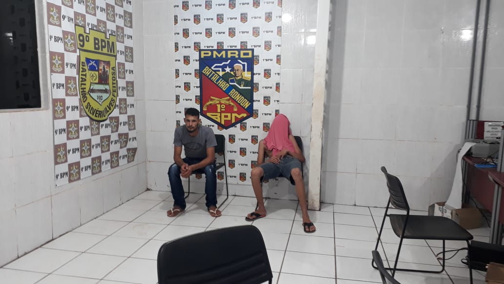 TRÁFICO: PM prende dupla suspeita de comercializar droga na zona Sul