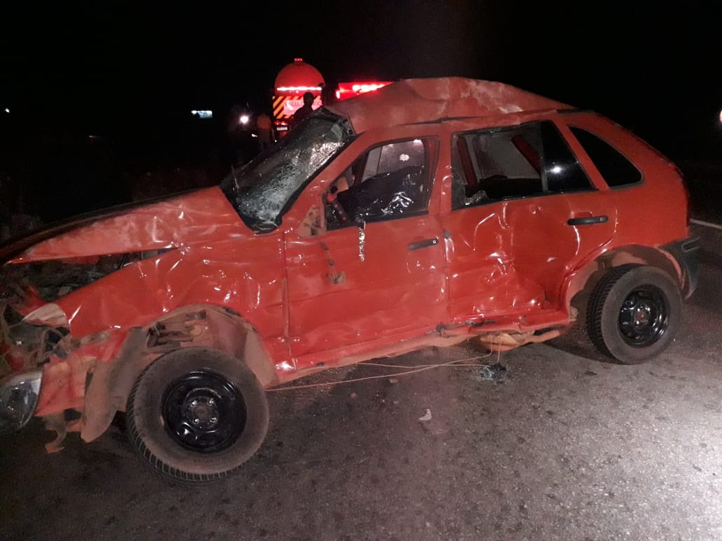 IMPACTO FATAL: Acidente na BR-364 entre carreta e carro deixa casal morto