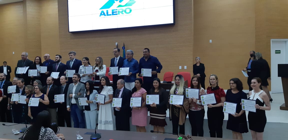 HOMENAGEM: Fiero e Senai agraciados com Votos de Louvor da ALE