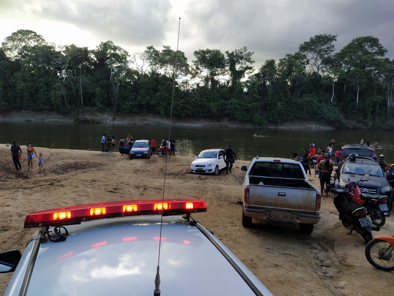 CORONAFEST: Polícia acaba com aglomeração de 200 pessoas em balneário