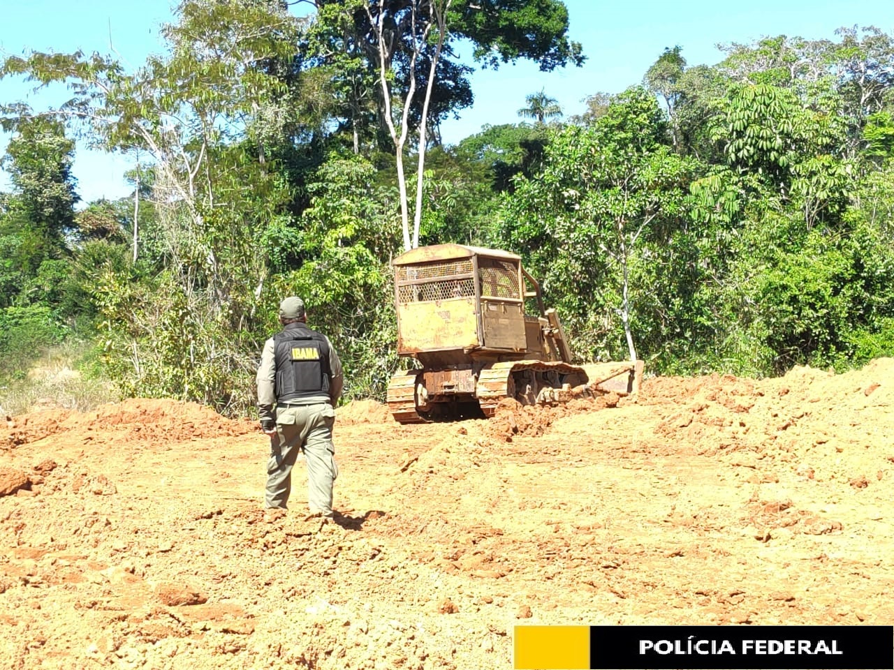 COMBATE: Polícia Federal realiza operação em terras indígenas e destrói garimpos ilegais