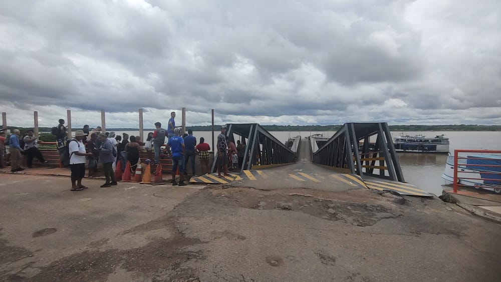 VÍDEO: PM faz buscas por criminoso que pulou no Rio Madeira